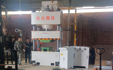 不銹鋼水箱加工設(shè)備有哪些？