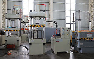 液壓機(jī)廠家為啥要測(cè)四柱液壓機(jī)的垂直度和平行度？